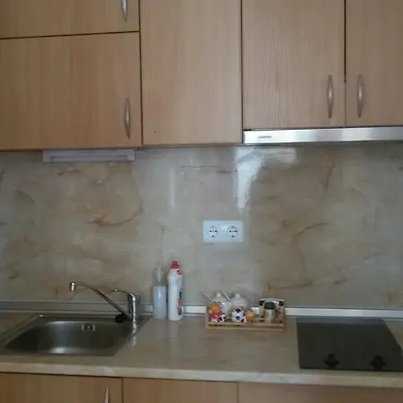 In Rose Village Солнечный берег