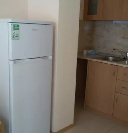 In Rose Village Апартамент *