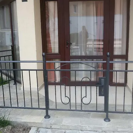 Апартамент In Rose Village *